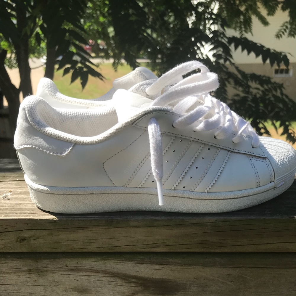 Adidas shell toe boys-sz 5 Girls size 7